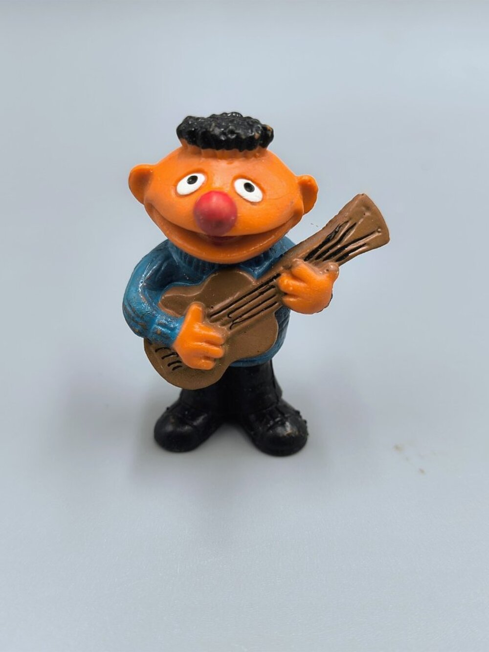 Ernie Guitar Minikins Figure Sesame Street Mini Fig Vintage Heimo Germany 2"